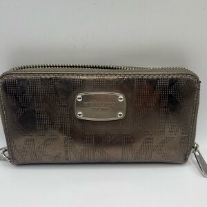 Michael Kors metallic logo wallet - zip around